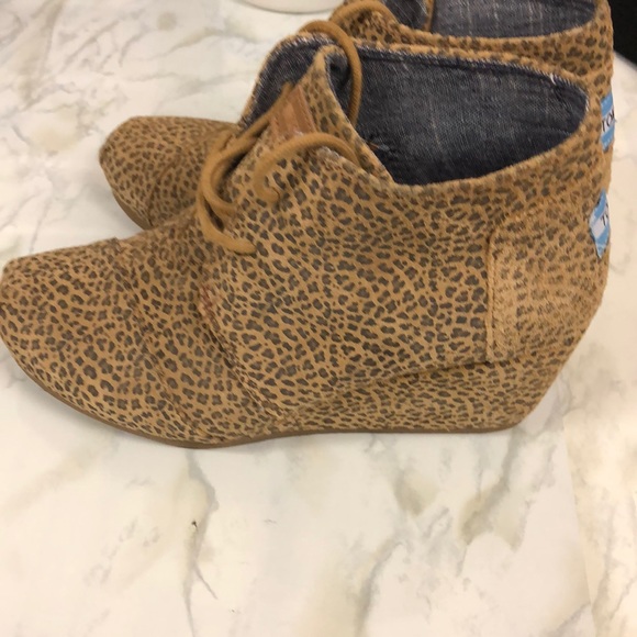 TOMS Leopard Print Desert Wedge booties - Picture 6 of 8